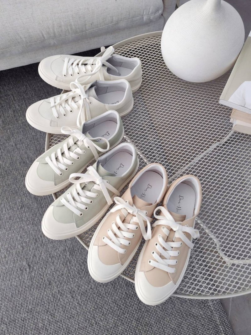 Flying diary micro-plated super soft leather white shoes milk tea color - รองเท้าลำลองผู้หญิง - หนังแท้ 