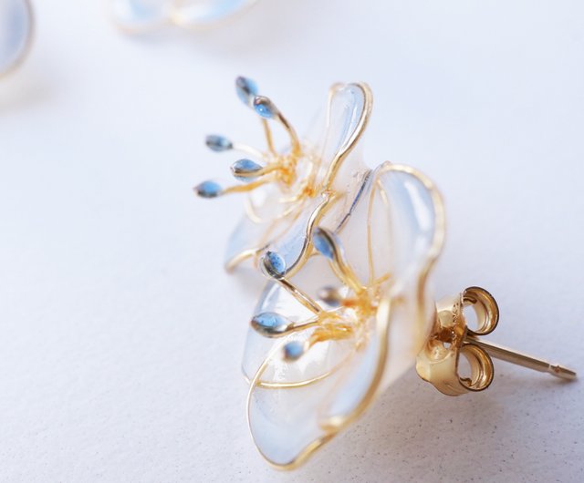 ネモフィラjewelryピアスorイヤリング - ショップ ArtRier
