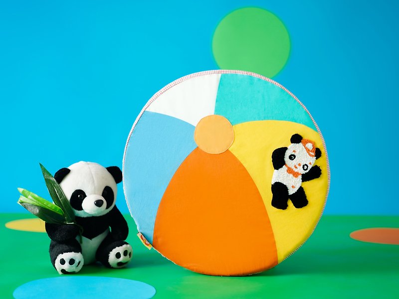 Xiaomiemie playing ball 80s retro Showa panda cushion embroidery fabric - หมอน - ผ้าฝ้าย/ผ้าลินิน หลากหลายสี