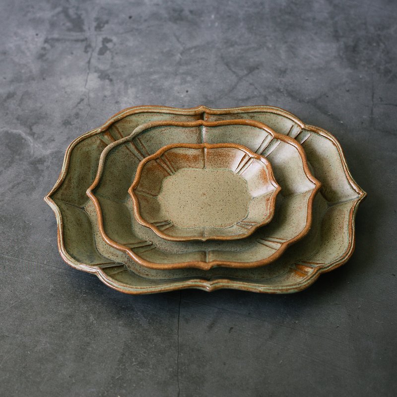 人生の贈り物-刺繍されたイエローのLinghuaロングプレート（M / L） - 皿・プレート - 陶器 イエロー