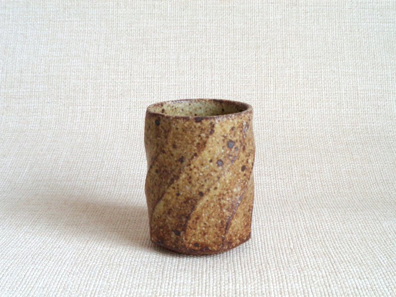 八角湯のみ ねじり紋様b - 茶壺/茶杯/茶具 - 陶 咖啡色