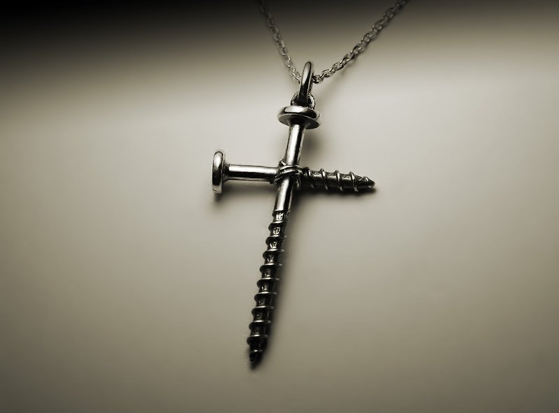 螺絲釘十字架銀項鍊 - 項鍊 - 其他金屬 銀色