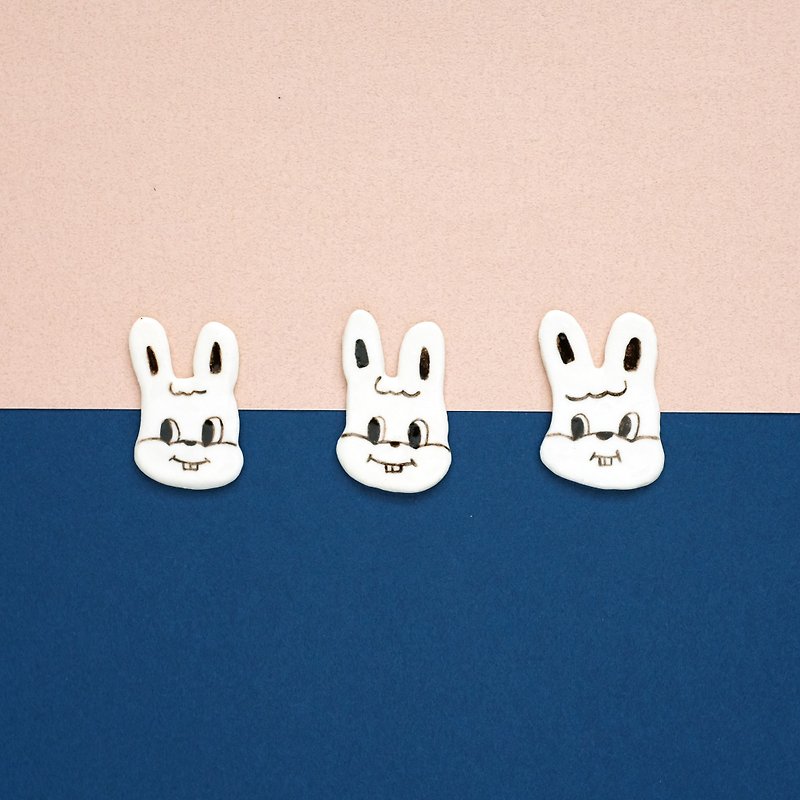 Bunny pin - Brooches - Pottery White
