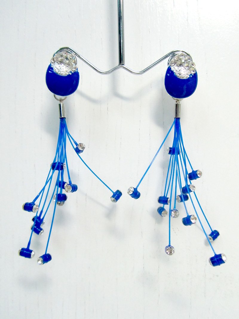 TIMBEE LO Meteor Earrings Lightweight Plastic with Crystal Decoration - ต่างหู - พลาสติก สีน้ำเงิน