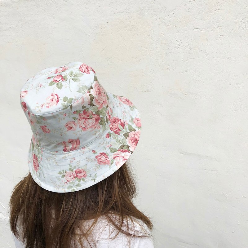 British Roses / American Cotton print / double-sided use bucket hat - Hats & Caps - Cotton & Hemp 