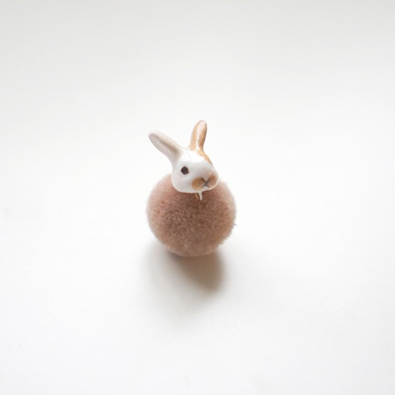 ดินเหนียว ต่างหู - [Unicorn forest] milk tea rabbit hair ball earring / ear clip