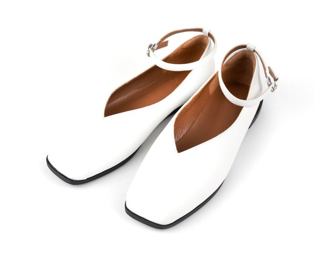 新品未使用品・LAURENCEアンクルストラップフラットシューズ