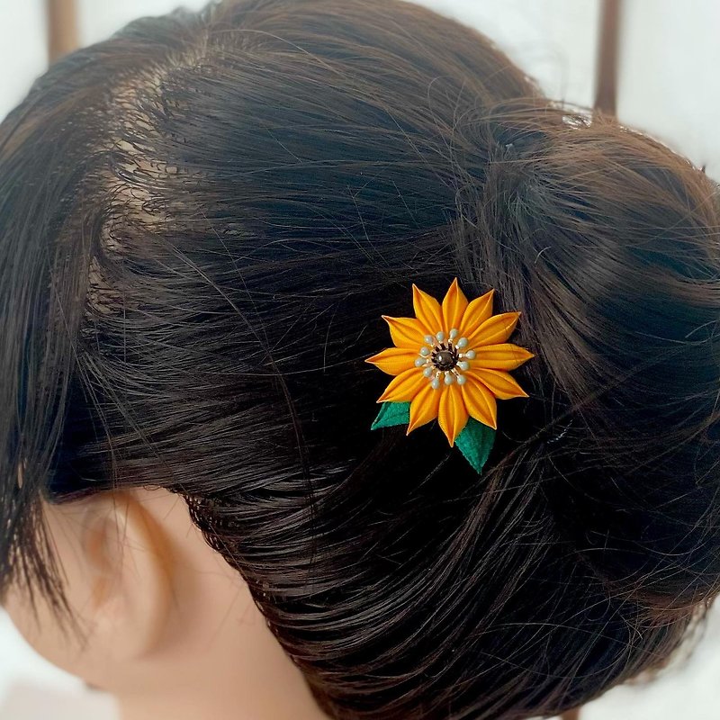 Tsumami work Sunflower U pin - Hair Accessories - Silk Orange
