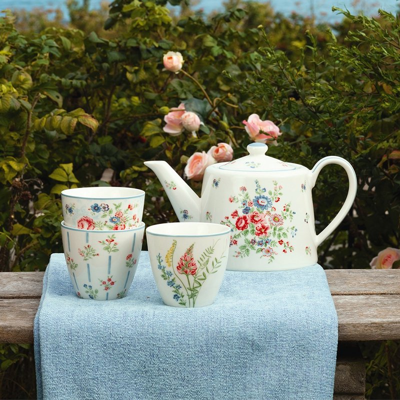 [30% off for 2 pieces] Danish GreenGate Elwin white latte cup/water bottle/sugar bowl/3 types in total - Teapots & Teacups - Porcelain Blue