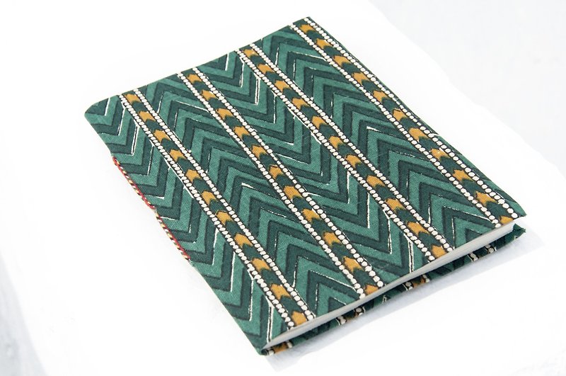 Indian Handmade Woodcut Printed Notebook Plant Dyed Handmade Paper Notebook-European Style Green Geometry - สมุดบันทึก/สมุดปฏิทิน - ผ้าฝ้าย/ผ้าลินิน สีเขียว