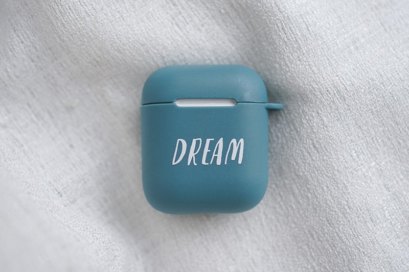 白色文字 DREAM AirPods 1/2/Pro TPU收納盒 夢想藍色保護套 - AirPods/耳機保護套 - 塑膠 藍色