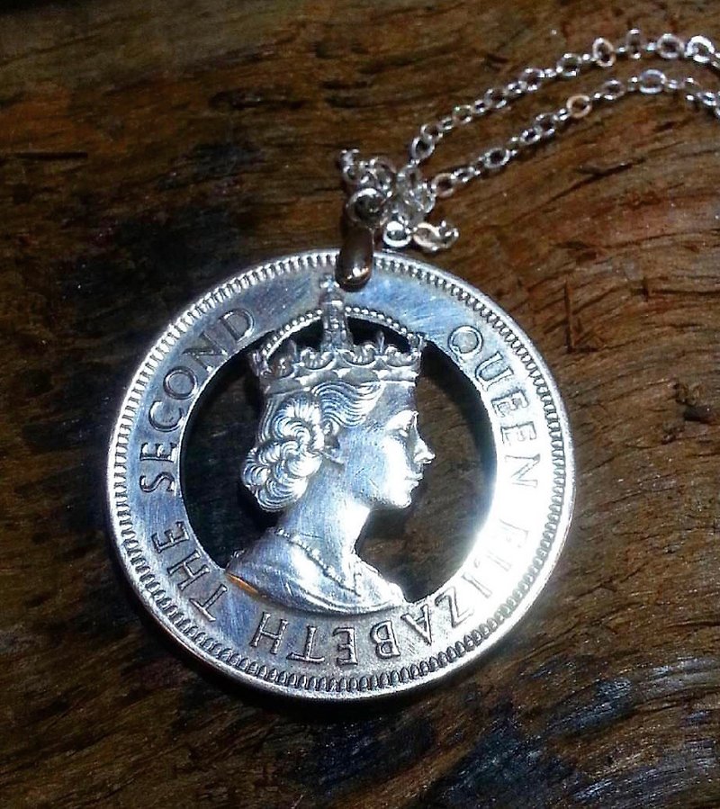 Hong Kong Queen 1 dollar pendant (Cecil Thomas) - Necklaces - Other Metals Silver