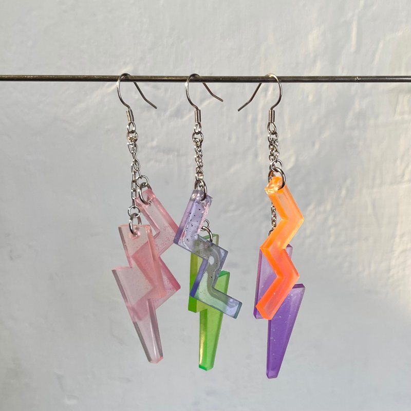 Lightning Flash / Dangling resin earring - ต่างหู - เรซิน สึชมพู