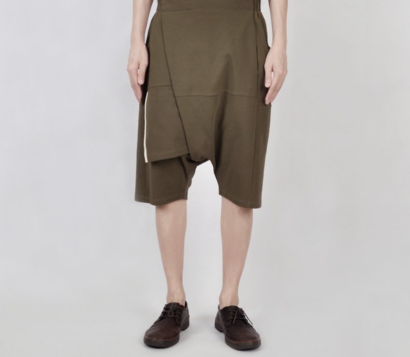 AFTER - Asymmetric splice shorts - Men's Pants - Cotton & Hemp Green
