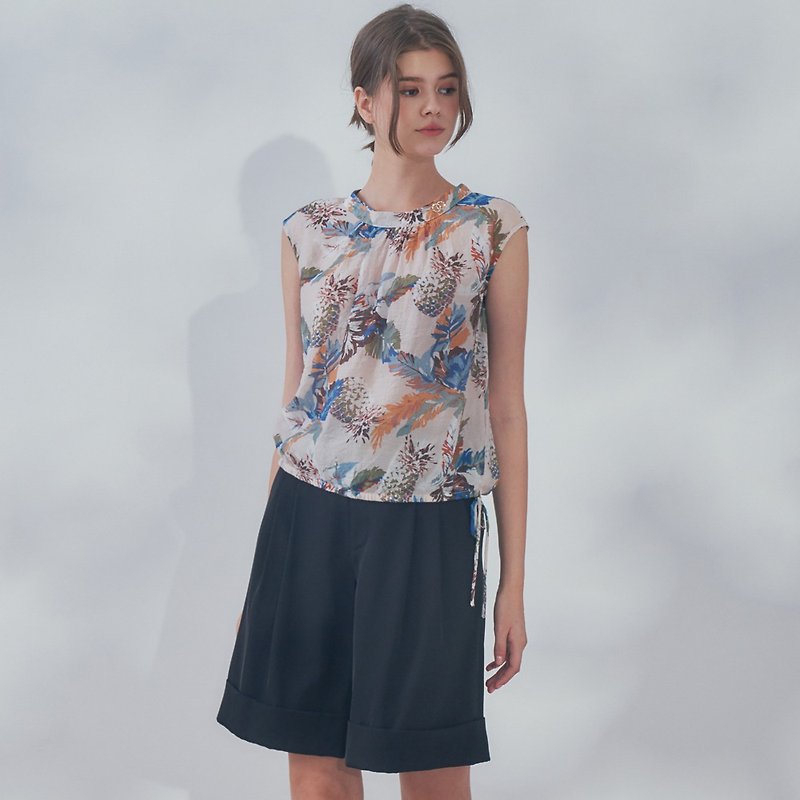 【MEDUSA LADY】MIT Leaves Print Gathered Neck Sleeveless Tencel Top - เสื้อผู้หญิง - ผ้าฝ้าย/ผ้าลินิน สีน้ำเงิน