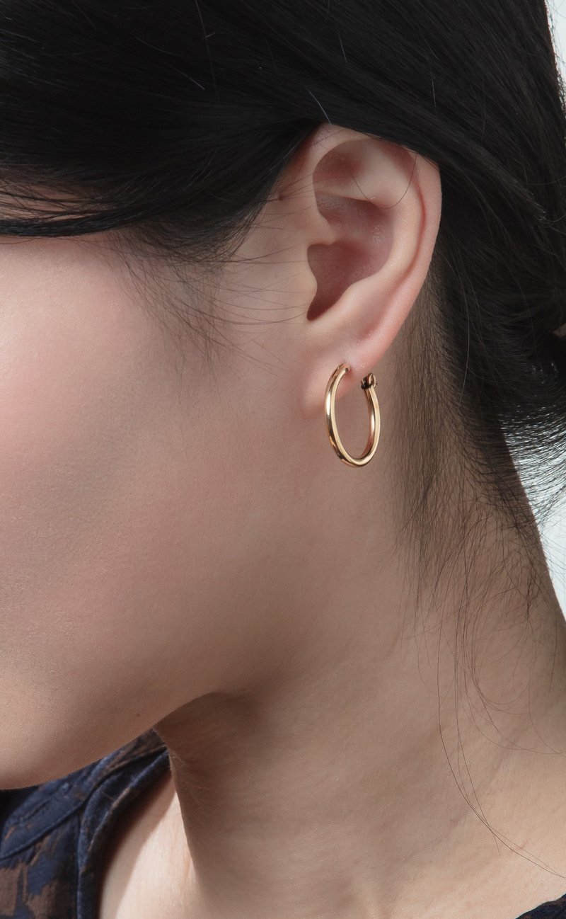 Simple Circle American 14kgf Hoop Earrings - ต่างหู - วัสดุอื่นๆ สีน้ำเงิน