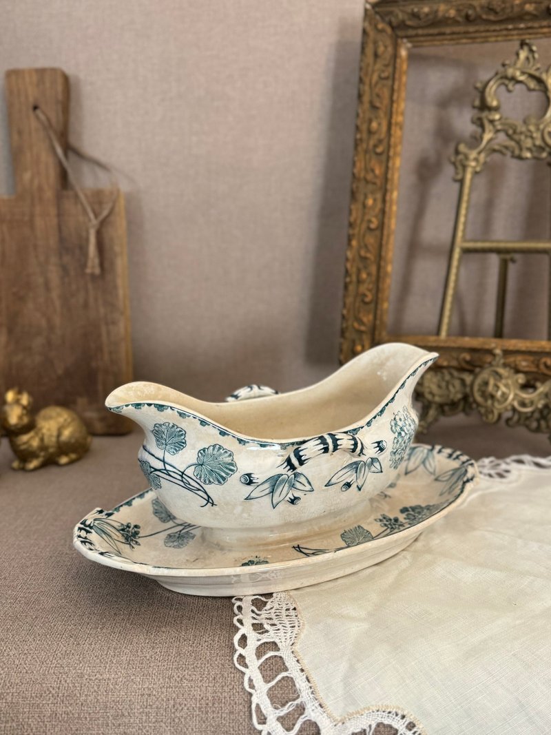 40063-French Antique Sarreguemines C&M Sauce Boat Geranium Series - Items for Display - Porcelain 