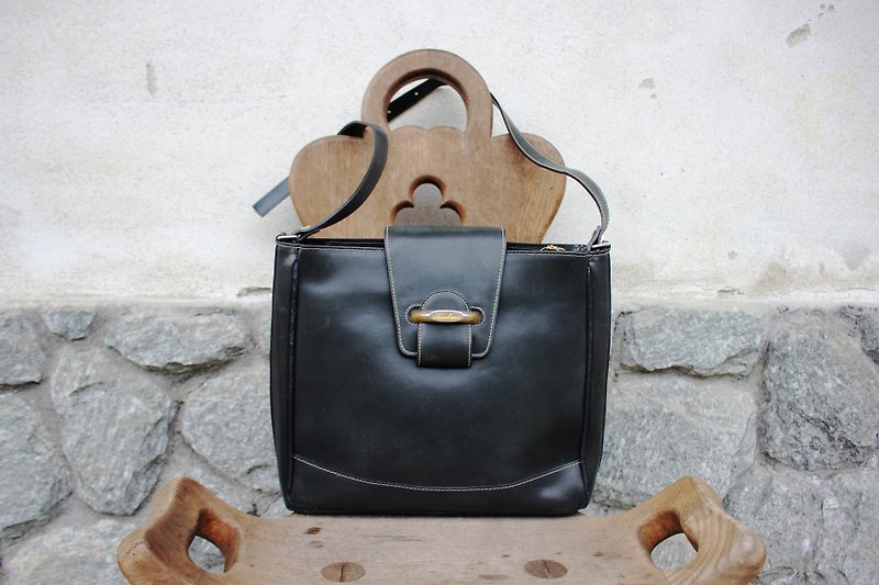 (Vintage皮包)(義大利製裏標)BARBARA品牌黑色肩背方包皮包(Made in Italy)(精緻復古花紋內裏)B191(生日禮物情人節禮物) - 側背包/斜孭袋 - 真皮 黑色