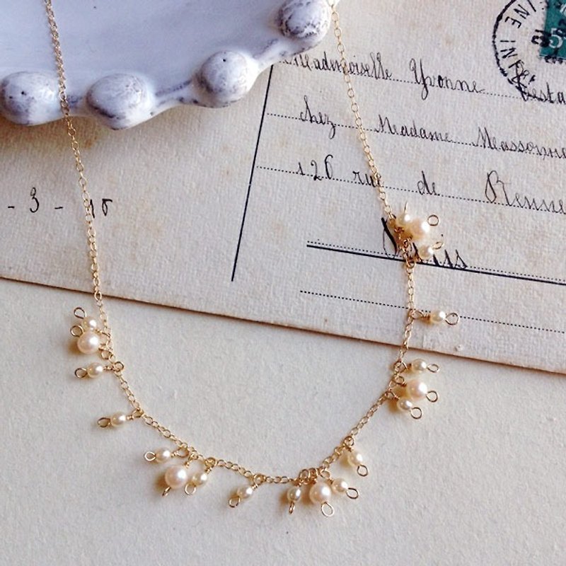 14kgf Vintage Pearl Flower Necklace - สร้อยคอ - แก้ว ขาว