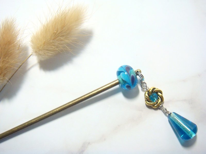 柚子林琉璃 - 雙色小葉子花樣 - 髮簪款 - 淺海藍 - 髮夾/髮飾 - 玻璃 藍色