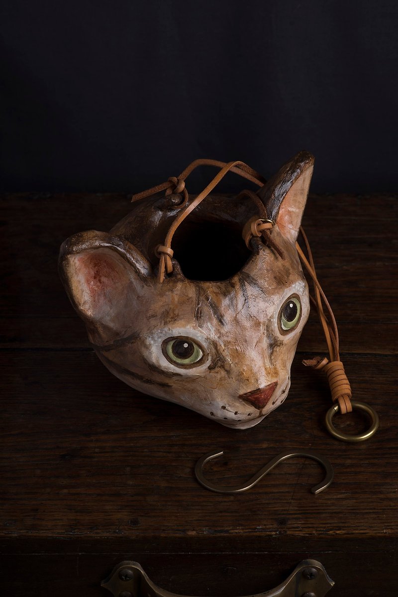 Cat basket - Items for Display - Paper Brown