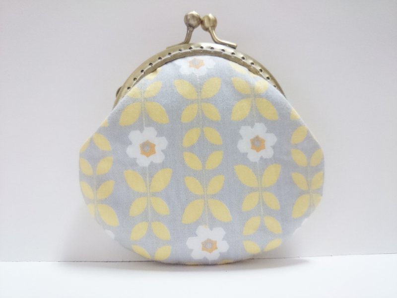 Hee hee ✿ Nordic shell mouth gold package / purse - small white flowers - Coin Purses - Cotton & Hemp Gray