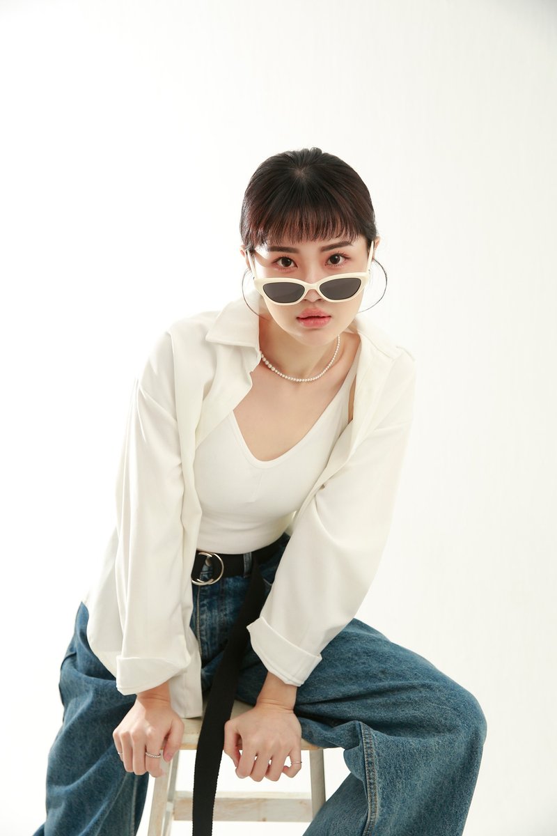 ASLLY Polarized Cat-Eye Sunglasses Ultra-light TR90 Frame in Ivory White - แว่นกันแดด - เรซิน สีดำ