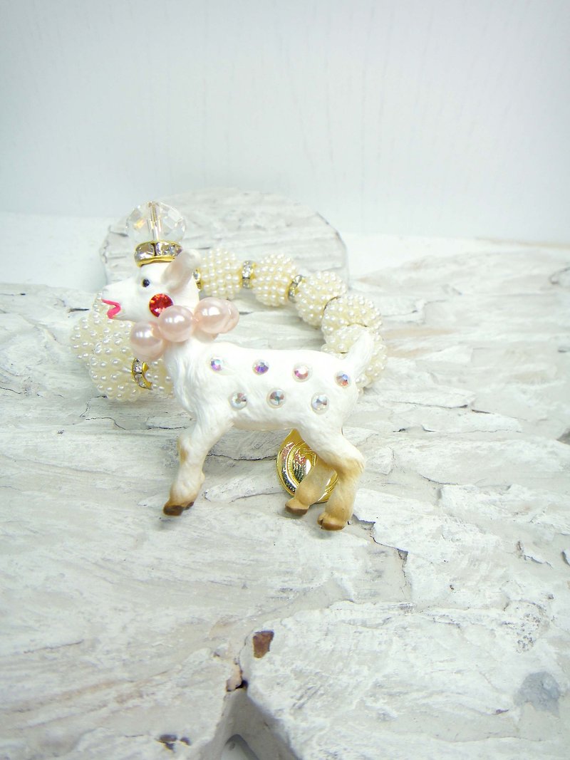 TIMBEE LO White Sheep Pearl Bead Bracelet Rubber Band Elastic Metal Plastic - สร้อยข้อมือ - กระดาษ ขาว