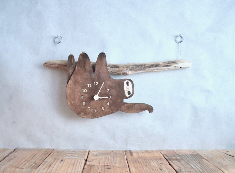 Regular size clock with branches that allows you to chill out with sloths, wooden wall clock - นาฬิกา - ไม้ สีนำ้ตาล