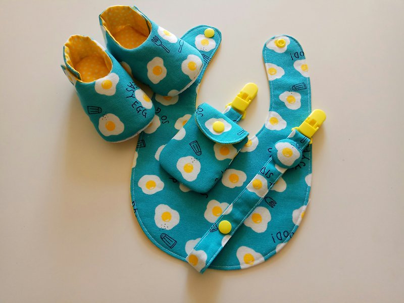 <藍> 荷包蛋彌月禮物 嬰兒鞋+圍兜+平安符袋+奶嘴夾 - 彌月禮盒 - 棉．麻 藍色