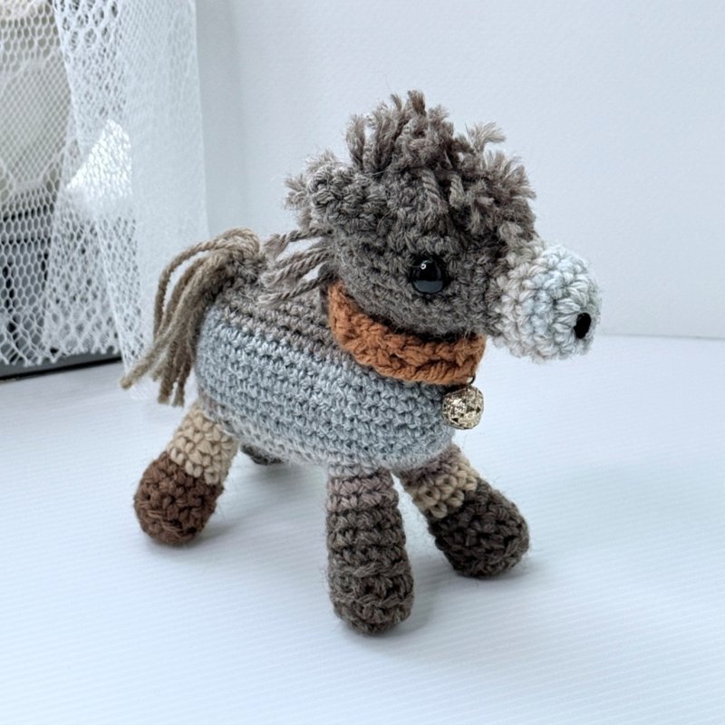 かぎ針編みのうまぬいぐるみ・14cm - 人形・フィギュア - ウール 多色