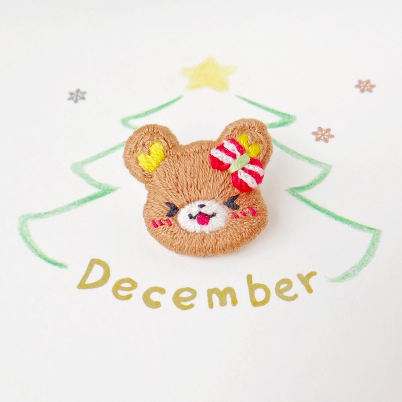 刺繡別針/12月生日熊/聖誕/安全別針 - 徽章/別針 - 繡線 咖啡色