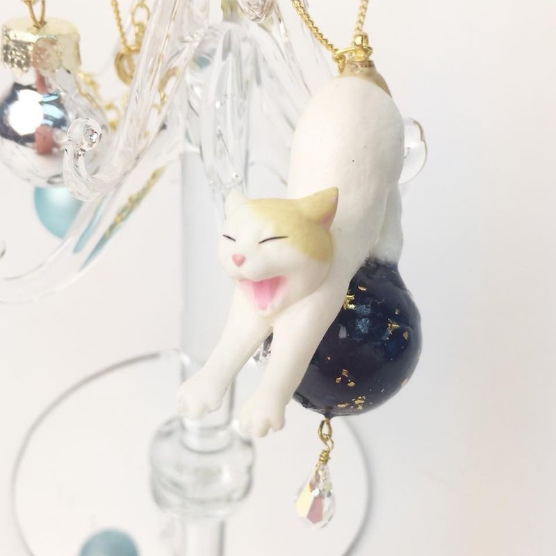 [Atelier A.] Christmas Selected Cute cat on planet with Crystal Necklace - Chokers - Other Materials 