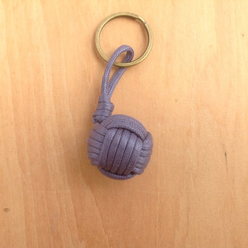 Monkey fistknot sailor key ring-purple - ที่ห้อยกุญแจ - วัสดุอื่นๆ สีม่วง