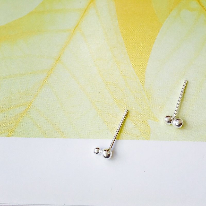 925 sterling silver/ twins• potato ear pins - ต่างหู - โลหะ สีเหลือง