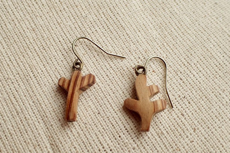 koeda earrings (Clip-On, hooks for allergies are possible) - ต่างหู - ไม้ สีนำ้ตาล
