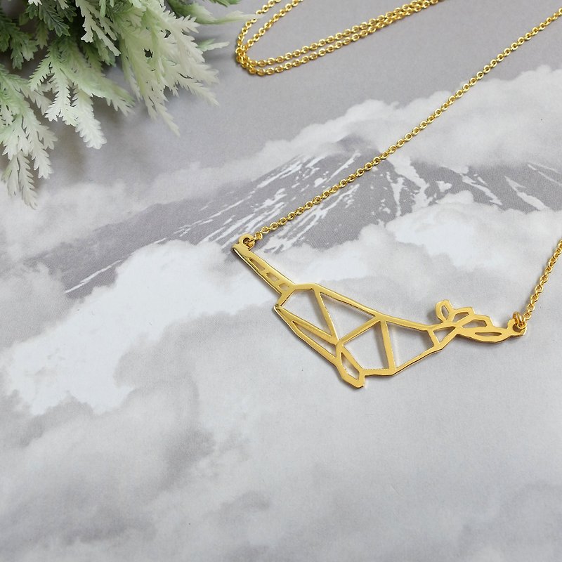 Narwhal Necklace Gift for her, Gold Plated Jewelry, Origami Design - 項鍊 - 銅/黃銅 金色