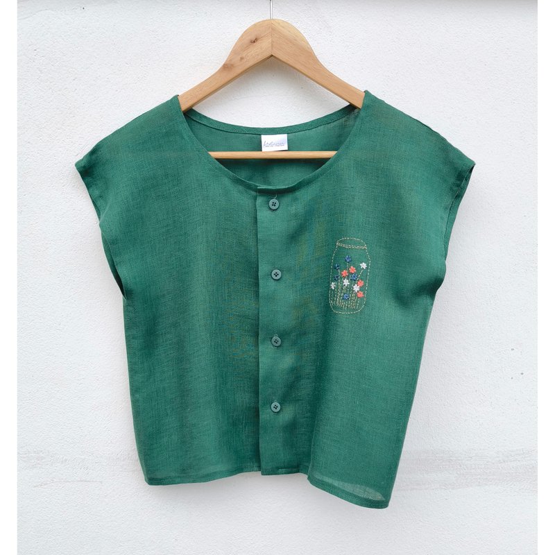 Embroidery | Linen | Green round neck shirt with sleeves - 女上衣/長袖上衣 - 棉．麻 綠色
