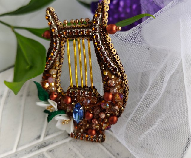 Brooch harp, Genshin impact pin, musician brooch gift, handm