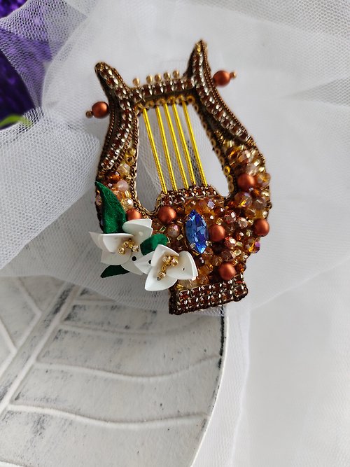Brooch harp, Genshin impact pin, musician brooch gift, handm