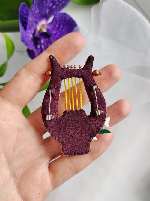 Brooch harp, Genshin impact pin, musician brooch gift, handm