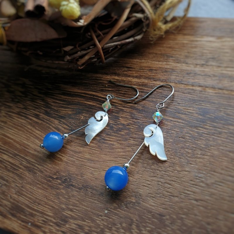 │Butterfly Shell Carving Series│Dream Wing Natural Stone Earrings - Earrings & Clip-ons - Gemstone Blue