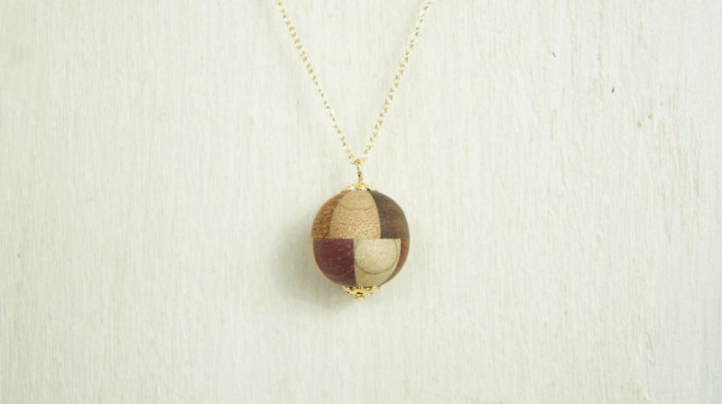 Marquetry ball necklace - สร้อยคอ - ไม้ สีนำ้ตาล