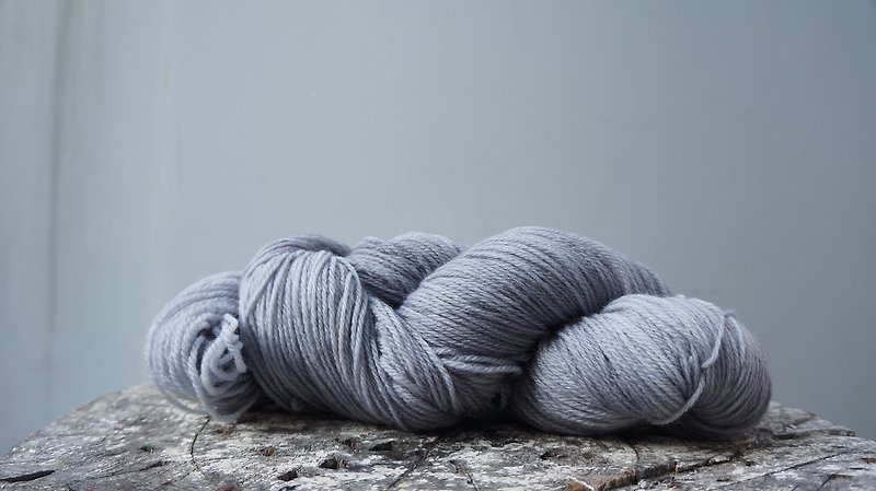 エアメリノ。手染めの糸。グレー - 編み物/刺繍/羊毛フェルト/裁縫 - ウール 