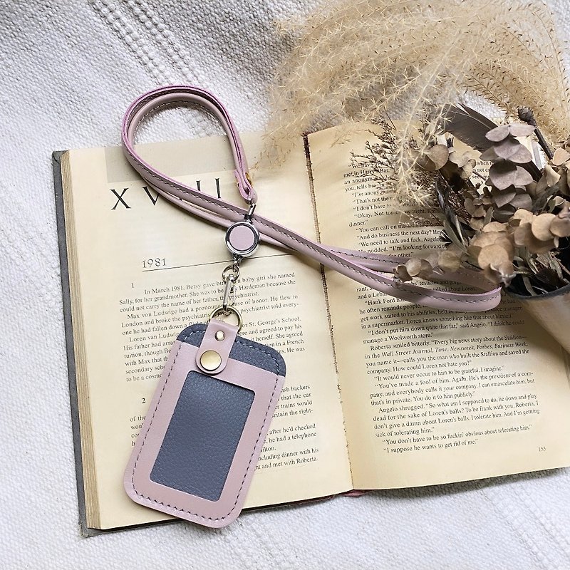 Simple contrasting color card holder + telescopic buckle neck cord - gray background + lotus root pink border - ที่ใส่บัตรคล้องคอ - หนังแท้ สึชมพู