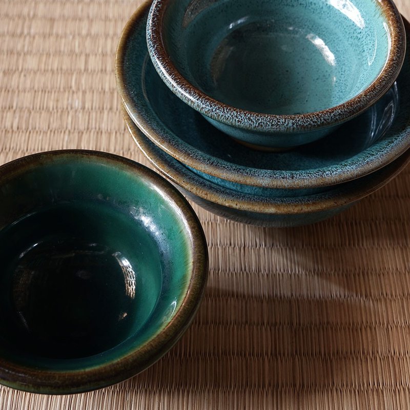 Otaru green jade Oribe bowl - Bowls - Pottery 