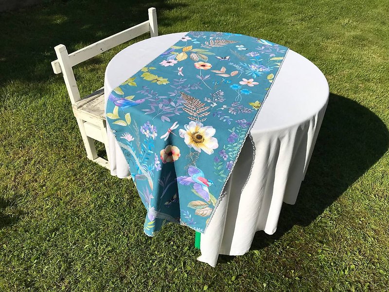 Cotton & Hemp Place Mats & Dining Décor Multicolor - Hummingbirds Tablecloth Reversible/Spring Table Runner/Birds Tabletop/Home Decor