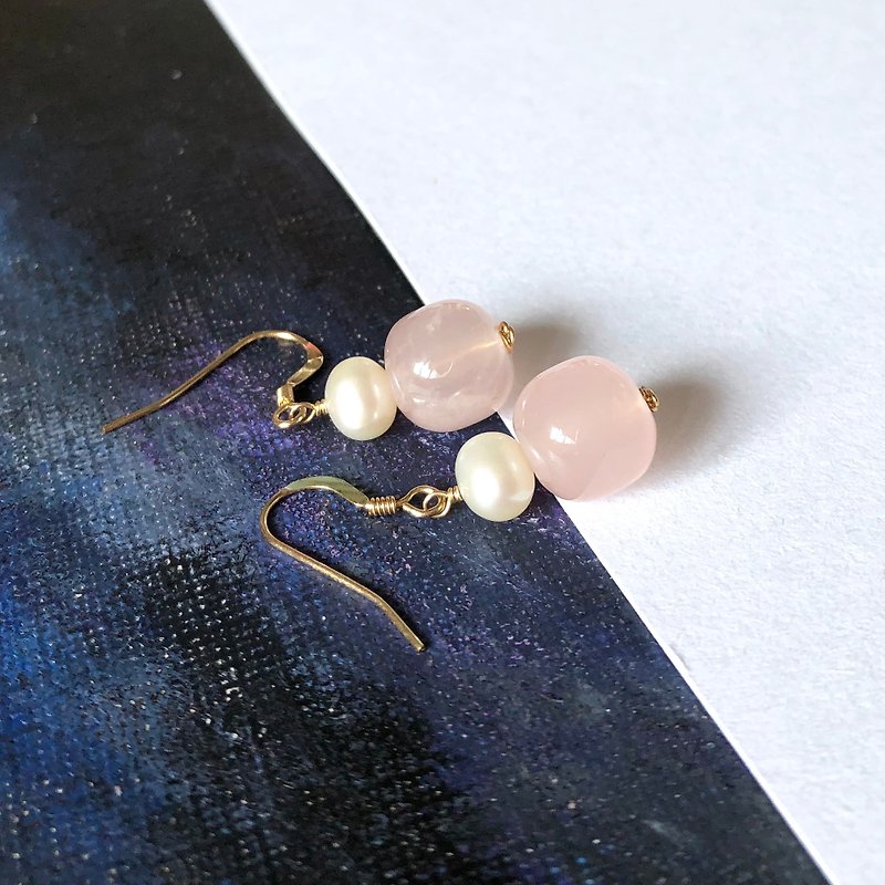 珍珠粉水晶小胖耳環 14KGF 生日禮物 - 耳環/耳夾 - 寶石 粉紅色