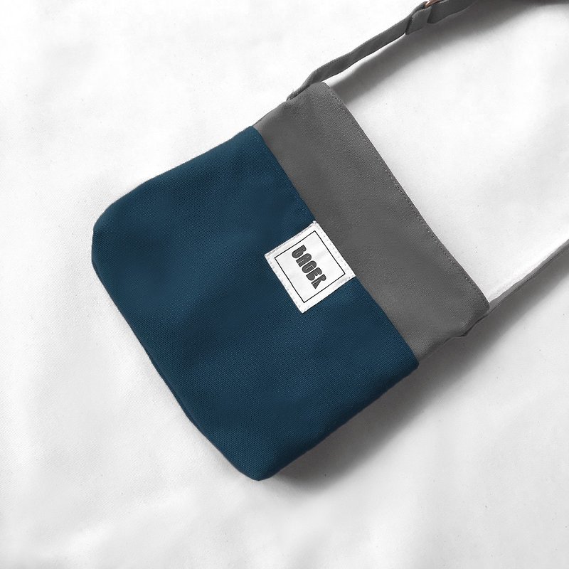 Simple and lightweight square toast cross-body bag / gray + peacock blue - กระเป๋าแมสเซนเจอร์ - วัสดุอื่นๆ หลากหลายสี
