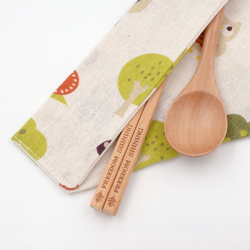 Taiwan cypress eco-friendly chopsticks set-animal forest type | personal tableware can be carved with Chinese and English characters, easy to carry - ตะเกียบ - ไม้ สีทอง